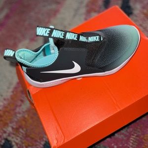 Nike Flex Runner (Big Kid)